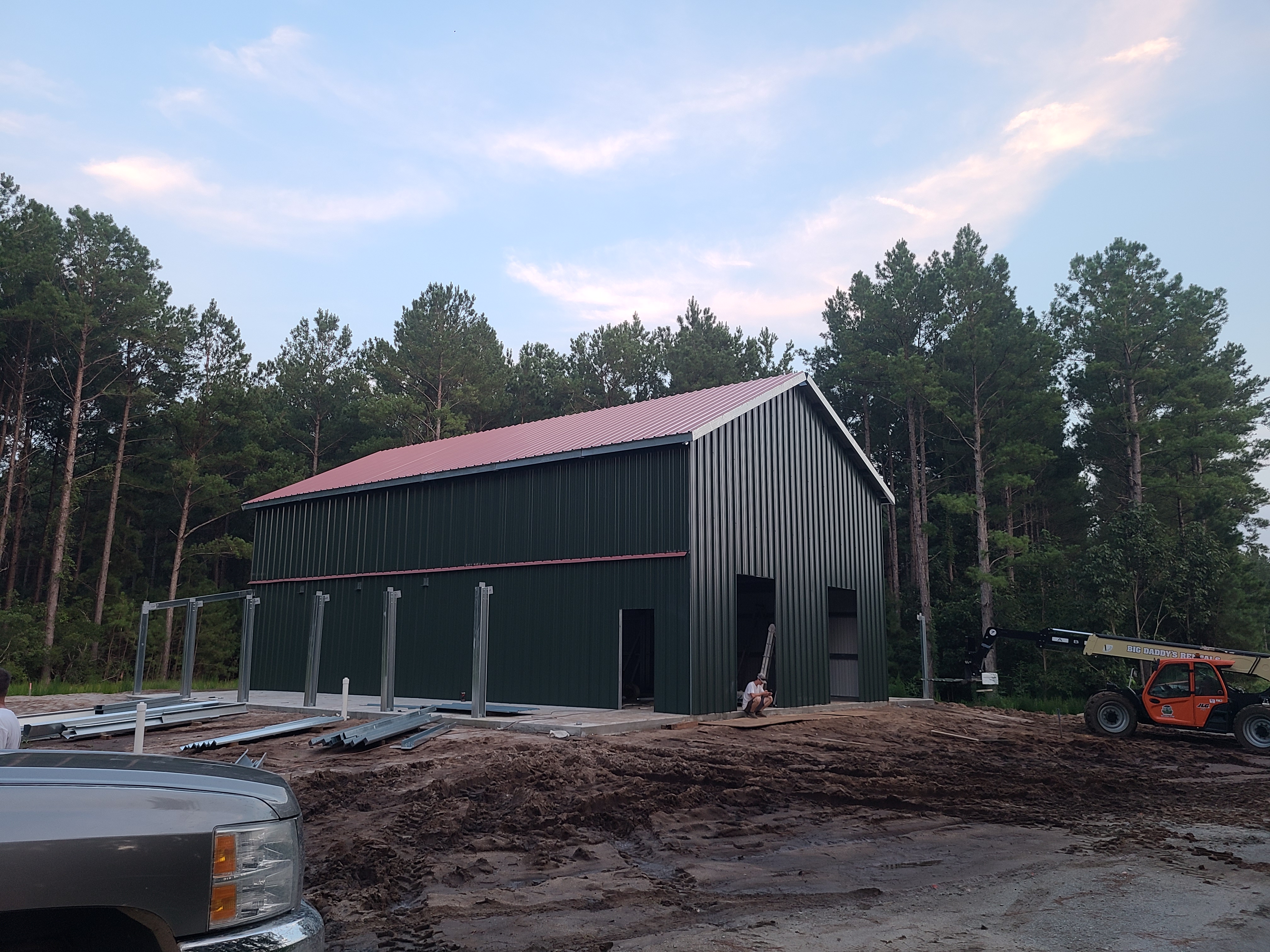 Completed Hyperframing metal building